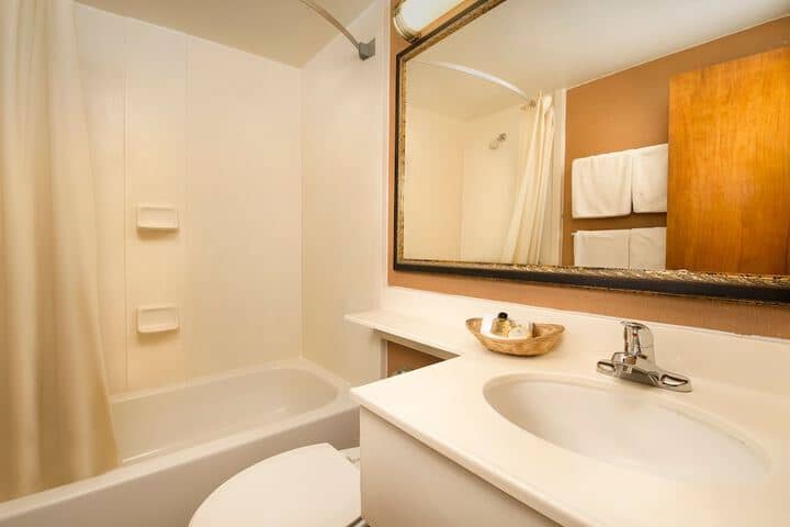 Room 10 of 20